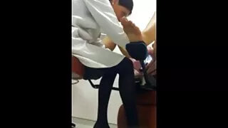 Une brune japonaise torride aime sucer une délicieuse videos x gratuites françaises bite pour du sperme