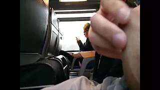 Les lesbiennes sexactives video xxx cochonne Lola Lane, Caramel et Chocolate Sierra jouent avec un gode