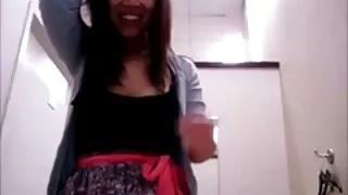 Bootyful MILF lesbiennes blanches chatouillent leurs bribes video porno gratuit you porn avec des vibromasseurs