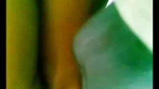 Natasha, une authentique salope philippine, montre sa chatte sous la jupe et taquine avec de beaux vidéo x gratuit seins