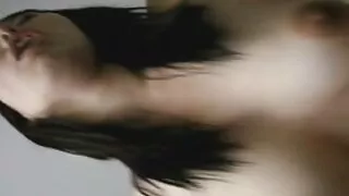 La houe blonde aux gros prono video sex gratuit seins Candy Manson se fait défoncer sous la jupe de style missionnaire