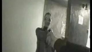 Pour brune aux yeux donne une belle pipe video xxx jeune fille à son amant