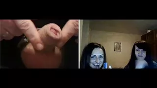 Une brune bootylicious trop bronzée chevauche videos x femmes matures follement la bite et donne un bon footjob