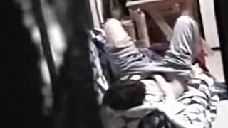La jolie fille Rina Ellis lui donne la tête et prend une bite video xxxx gratuit dans sa chatte savoureuse