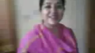 Un mec marié ramasse une nana philippine porno vidéos gratuites coquine et baise sa délicieuse chatte