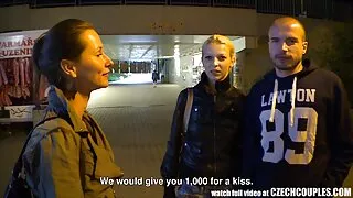 Aventures d'enterrement de vie xxx video pornographique de jeune fille avec la brune Amber Rayne
