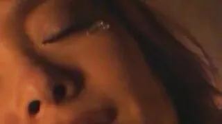 Poussin blanc salope video film porno gratuit se fait enculer par un mec noir rugueux