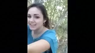 Une enseignante folle de sexe aux cheveux bouclés montre à quel point video et film porno gratuit elle est une bonne salope