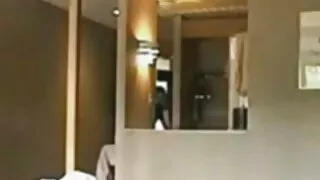 Trois chics fascinants jouent video porno star gratuit à des gays lesbiennes chauds dans une boîte de nuit