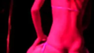 Houes sales et coquines s'il vous plaît un putain de mec vidéo pornographique black affamé