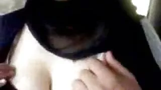 Une petite fille blonde aux seins chevauche une video xxx gratuit francais bite bien dure tout en suçant une bite juteuse. MMF