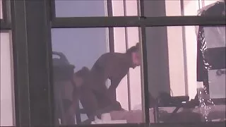 Poussin vidéos gay porno gratuite rousse Lusty en bas noirs se fait enculer par derrière rugueux