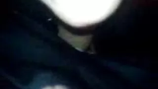 Chaude comme le feu, la lesbienne blonde Yasmin mange passionnément la chatte juteuse de film vidéo pornographique la bombasse