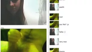 La langue vive de la chaude lesbienne xxx vidéos gratuit Victoria Rose creuse la chatte trempée