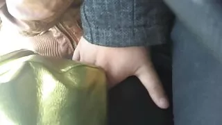 Une chienne aux gros seins chevauche un gros mec noir vidéos xxl gratuites et se masturbe la chatte