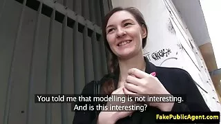 Pas belle Philippine Merilyn fait extrait video porn une merveilleuse pipe et se fait défoncer la chatte