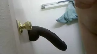 La lesbienne chaude xxl videos gratuits polyvalente Lara Latex aime manger la chatte humide d'une blonde coquine