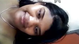 Megan Salinas participe à une vidéo de sexe en vidéo film pornographique groupe