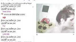 Claudia, allumeuse transsexuelle lubrique, se masturbe sur un jouet video porno gratuite a regarder de canapé en train de baiser son trou du cul