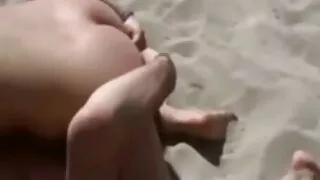 Des chiennes sensuelles tu kiff video porno font des ciseaux sur un canapé
