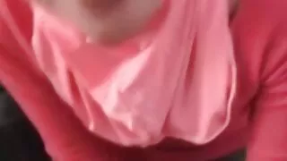 Une mignonne brune et vidéo de x gratuit sa copine en uniforme de latex font des fellations