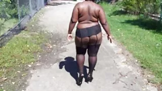 Un homme en chaleur baise le vagin poilu de sa femme salope aux cheveux clairs dans sites video porno gratuit une pose latérale