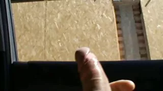 Une femme au foyer brune videos pornographique xxx salope aux gros seins laisse le mec et la nana sucer ses énormes fous