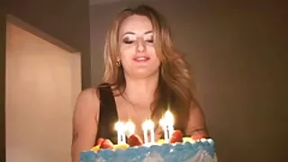 Une film porno vidéo gratuit longue bite sert les chattes de Brooke Haven Emma Heart